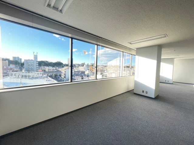 T.S－frontビルの内装