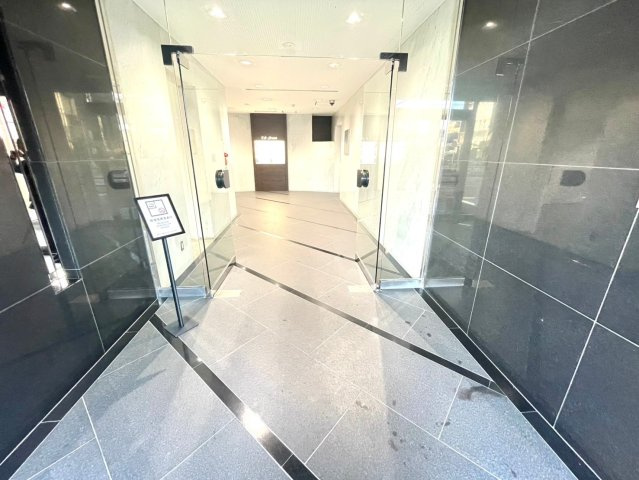 T.S－frontビルのロビー