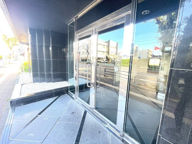 T.S－frontビルのエントランス