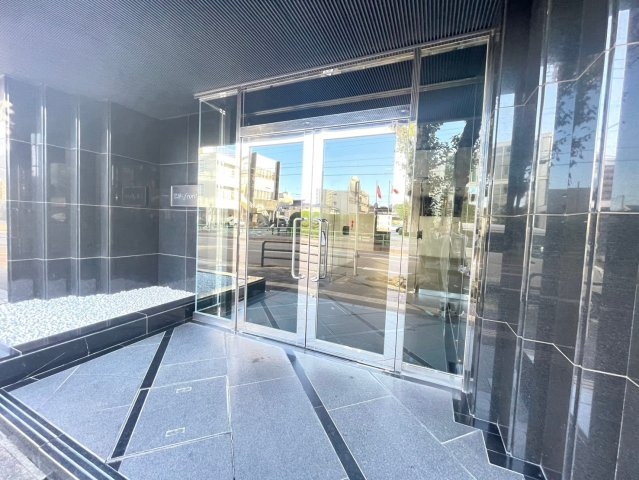 T.S－frontビルのエントランス