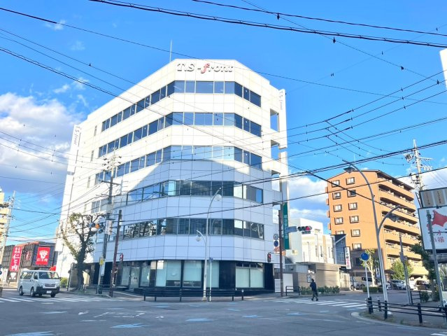 T.S－frontビルの外観