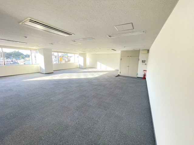 T.S－frontビルの内装