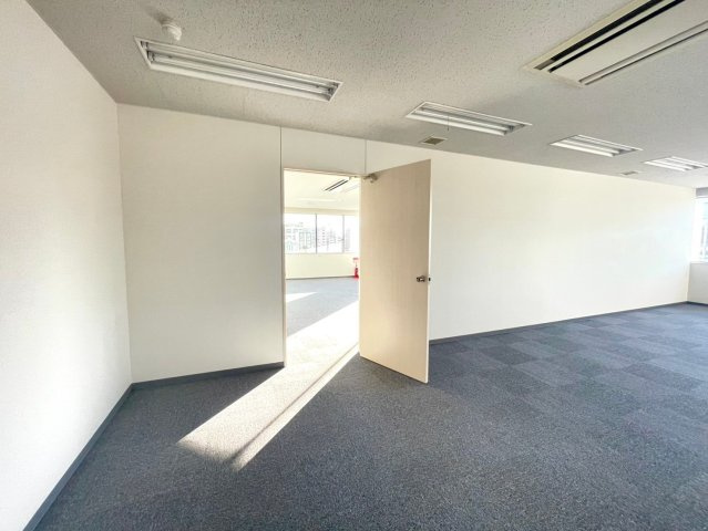 T.S－frontビルの内装