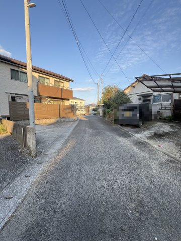 大塚町竹原　売地の前面道路含む現地写真