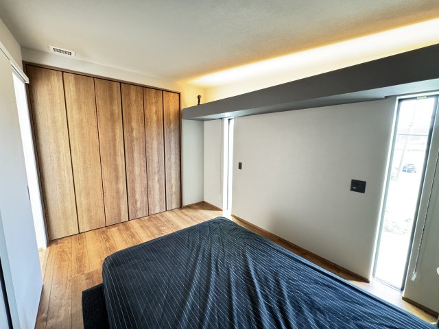 富士見町小暮SE構法の家の収納|■2階主寝室収納