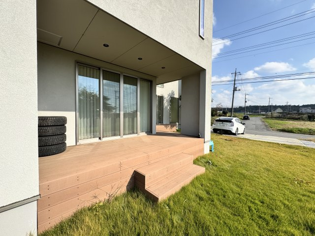 富士見町小暮SE構法の家のバルコニー|大型バルコニーでお子様のプールだって余裕！