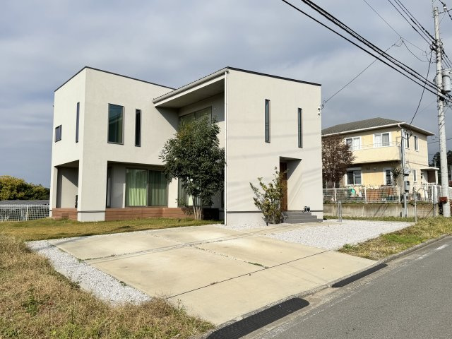 富士見町小暮SE構法の家の駐車場|■駐車場は3～4台OK