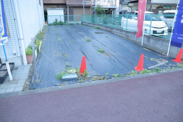 【外観】 | 土地購入を検討されている場合、境界杭がない状態で購入してしまうと境界確定測量をする必要があり、費用がかかります。購入の前に、売主、隣土地所有者立ち合いのもと境界を確定し境界杭を設置するのがベストです。