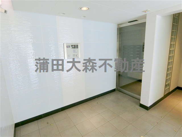 パークアクシス蒲田弐番館のエントランス