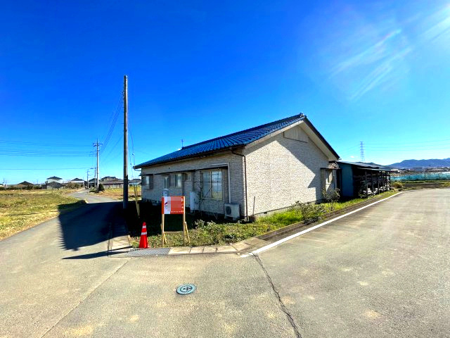 藤岡市神田　中古950の前面道路含む現地写真