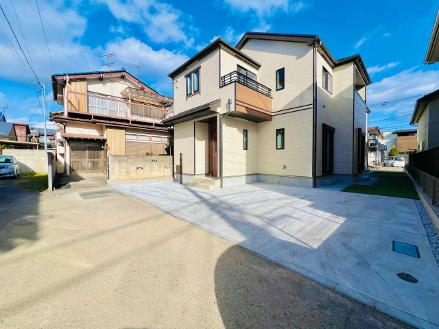 高崎市江木町の前面道路含む現地写真|車の通りも少なく駐車も楽々◎