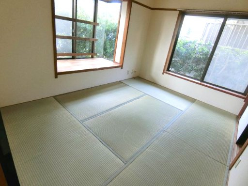 坂本マンションの和室|窓が沢山有り、日当たりが良いです！