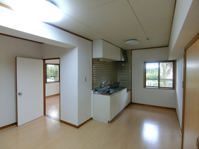 坂本マンションの居間・リビング|使いやすいリビングです