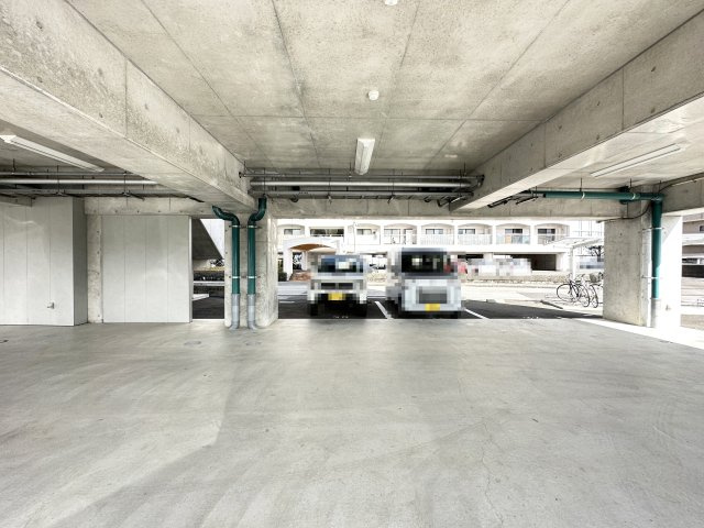 calm.esⅡの駐車場