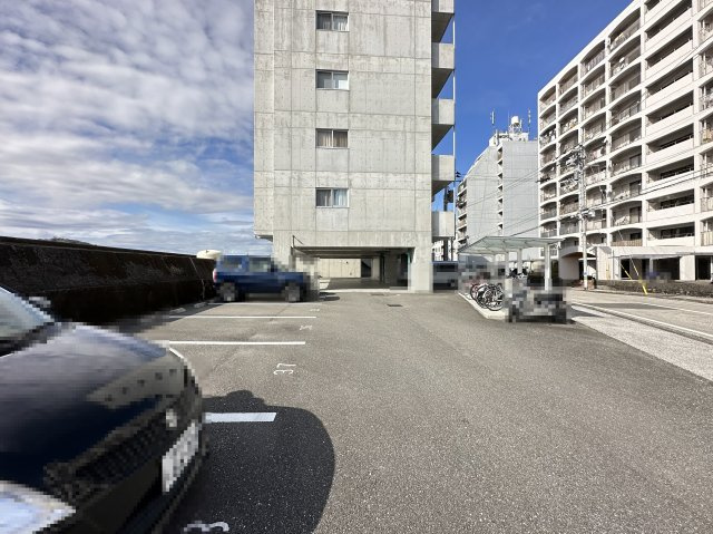 calm.esⅡの駐車場
