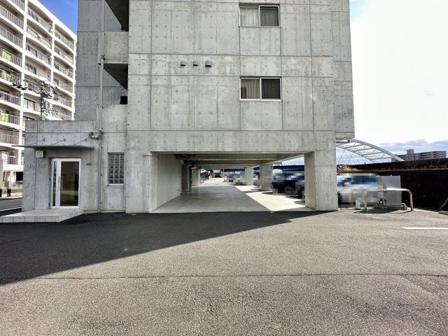 calm.esⅡの駐車場