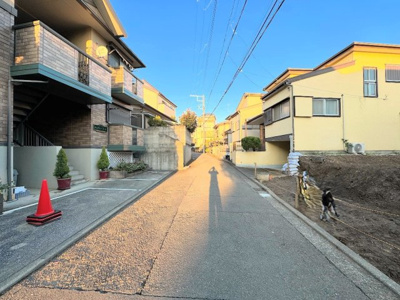 【前面道路含む現地写真】 | ◇◆横浜市港北区篠原西町　新築戸建て◆◇ | ◆土・日・祝日は、当社スタッフによる現地案内会を実施しております。もちろん平日のご案内も可能です。お気軽にご相談ください！！