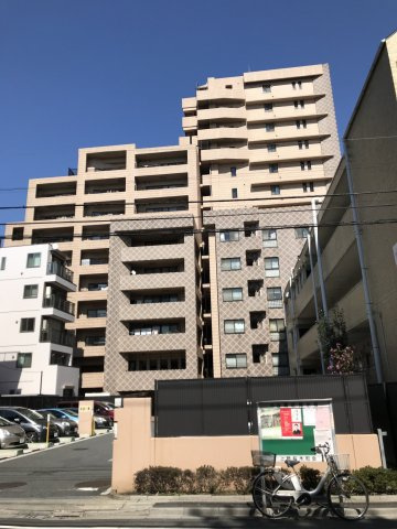 ルネ・上野桜木の駐車場
