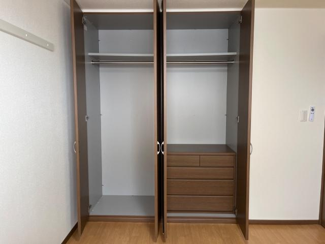カトレアの収納|洋室クローゼット