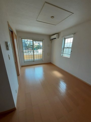 コリーヌＢの居間・リビング|こちらの居間で趣味の時間をお楽しみください