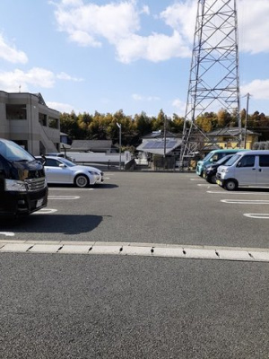 【駐車場】 | フレッシュリ－Ａ | 車をお持ちの方に嬉しい駐車場付きの物件です