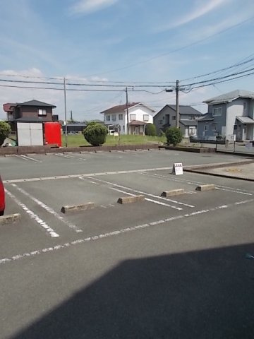ラ・プラージュ　ミューズの駐車場|駐車場に車を止められます