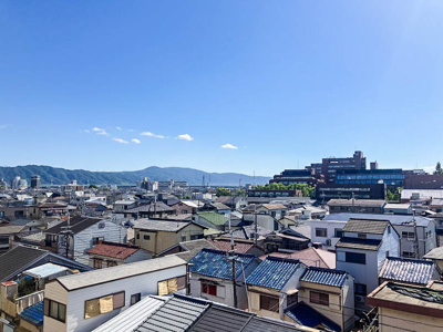 【展望】 | ヒューマンズパーク守口 | 日当たりの良い南西角部屋！
眺望も良好♪（バルコニーから南東方向の写真です）