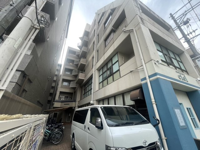 石橋ビルの外観