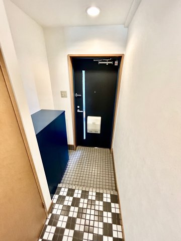 サングレートESAKAⅡの玄関