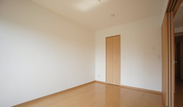 レジデンス二の宮の洋室
