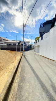 【前面道路含む現地写真】