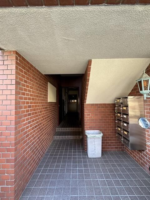 クレール五番館のエントランス