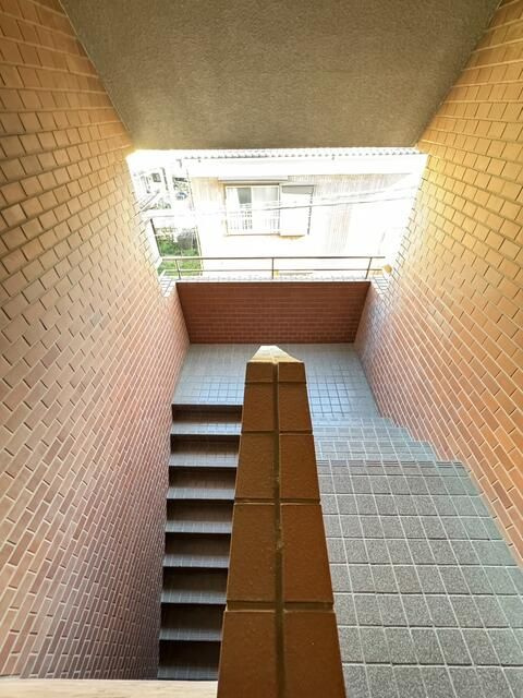 クレール五番館のエントランス