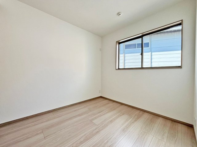 サニーサイド寺本1丁目新築戸建│3LDK+駐車駐輪可（車種制限有）の洋室|-洋室4.1帖(2F)-