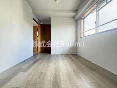 【洋室】 | OC RESIDENCE R HAMAGUCHI | 広々とした洋室です