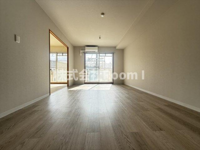 【居間・リビング】 | OC RESIDENCE R HAMAGUCHI | おしゃれな居間です