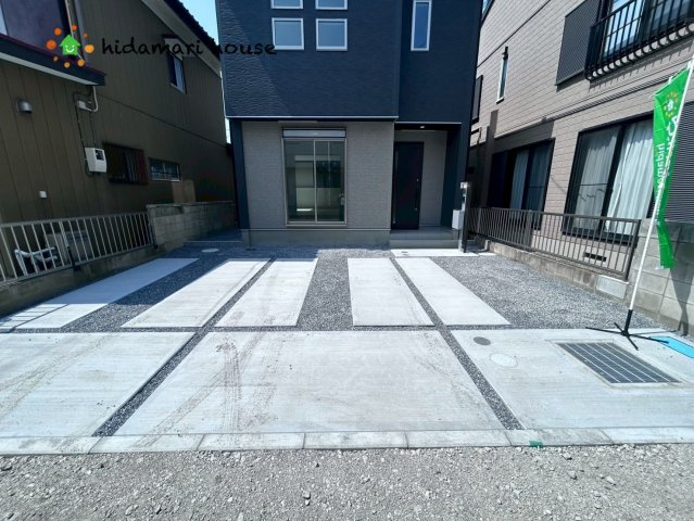 蓮田市関山　5期　新築戸建　グランファーレ01の駐車場