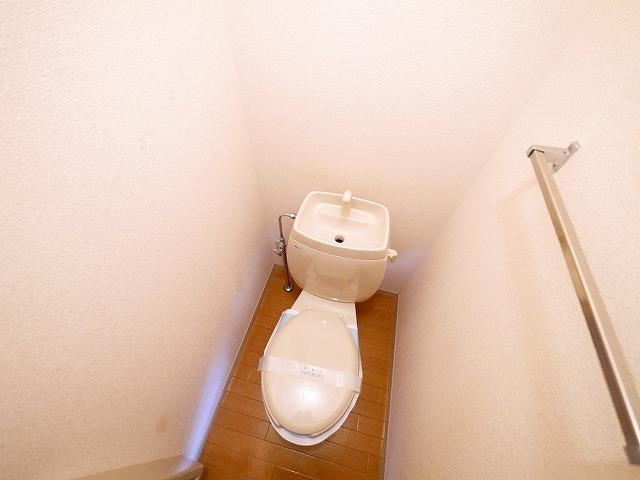 コージーコートＢのトイレ|ゆったりとした空間のトイレです