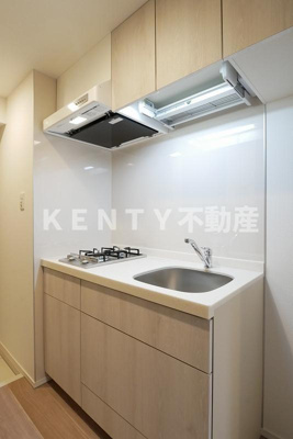 【キッチン】 | ＰＲＥＭＩＵＭ　ＣＵＢＥ大井町＃ｍｏ | コンパクトなキッチンで掃除もラクラク