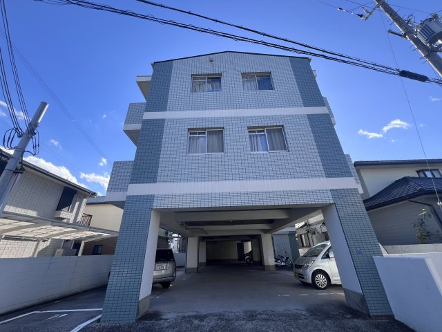 ロイヤルコーポ野添の外観
