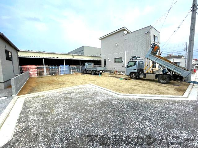 高岡町のおトチ4号地　松山市高岡町売土地の前面道路含む現地写真