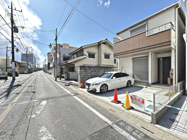 狭山市入間川3丁目・全2棟　新築一戸建　1号棟　の駐車場|車種にはよりますが、並列2台駐車可能です！