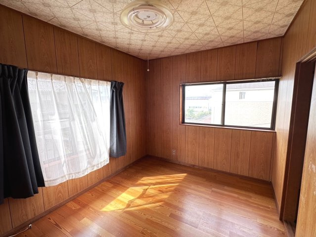 中古戸建　大垣市本今三丁目　昭和57年築の洋室