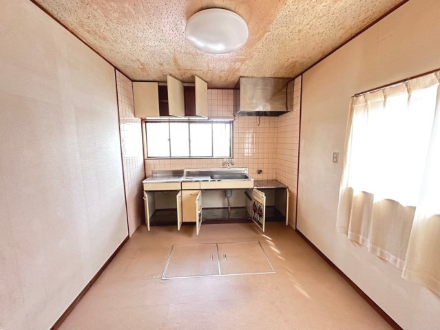 中古戸建　大垣市本今三丁目　昭和57年築の居間・リビング