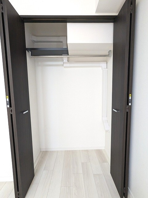 リバーレ上野稲荷町(ウエノイナリチョウ)の収納|7.5帖洋室のクローゼットです