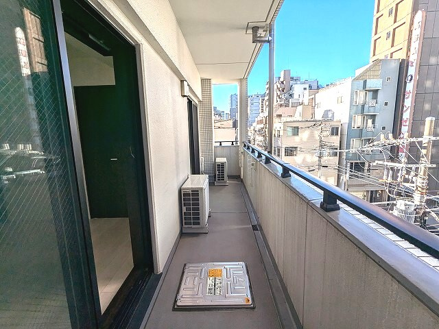 リバーレ上野稲荷町(ウエノイナリチョウ)のバルコニー|ワイドバルコニー