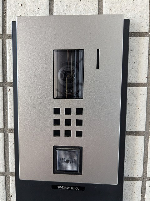 リバーレ上野稲荷町(ウエノイナリチョウ)の設備|玄関にモニター付インターホンセキュリティ