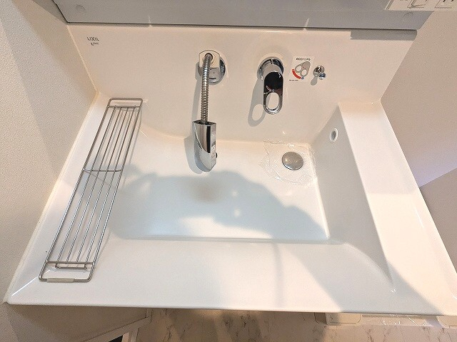 リバーレ上野稲荷町(ウエノイナリチョウ)の設備|ハンドシャワー付の独立洗面台