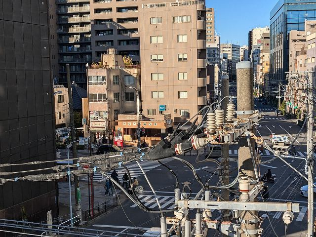 リバーレ上野稲荷町(ウエノイナリチョウ)の設備|バルコニーから銀座線稲荷町駅が見えます
