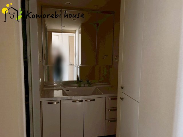 プラウド宮原ガーデニアの独立洗面台|朝の身支度には欠かせない独立洗面化粧台